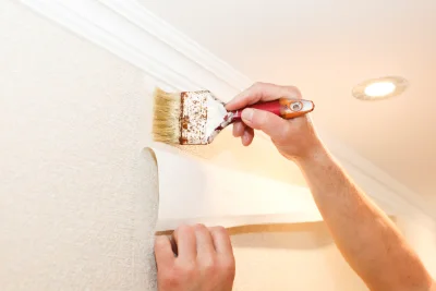 Pose de papier peint au Châtelard — revêtements muraux et toiles de verre